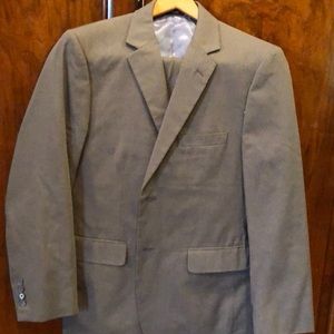 Men’s Pinstriped Suit 38S